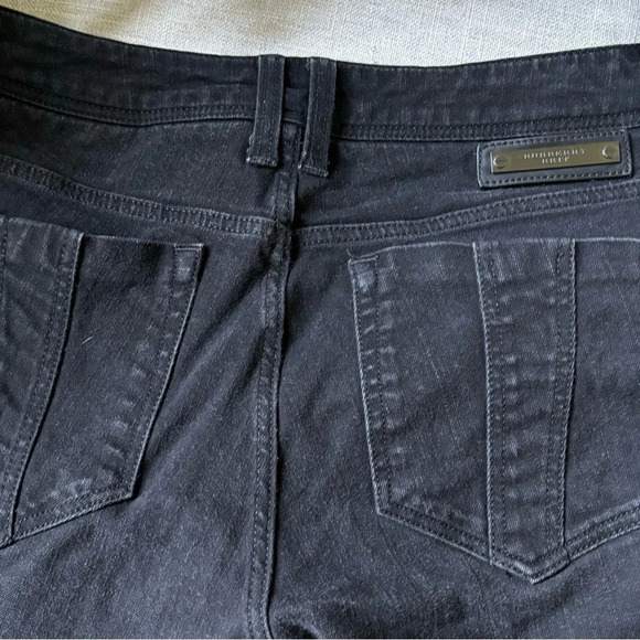 Stylish Women's Gray and Black Jeans - Picture 13 of 16